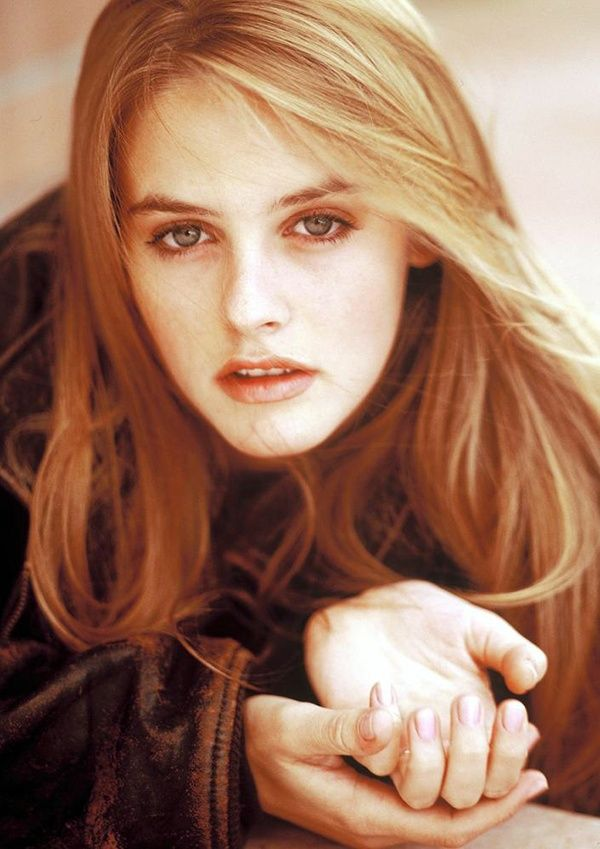 Alicia Silverstone: From Teen Icon to Sustainability Advocate