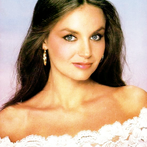 The Journey of Crystal Gayle: A Country Music Icon