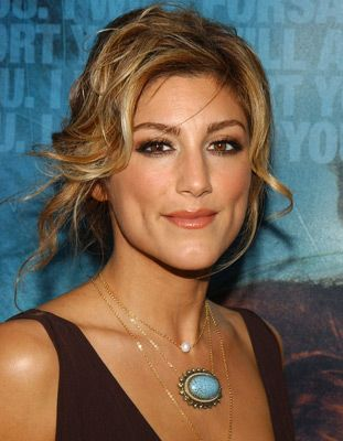 Jennifer Esposito’s Journey: From Hollywood Stardom to Health Advocacy