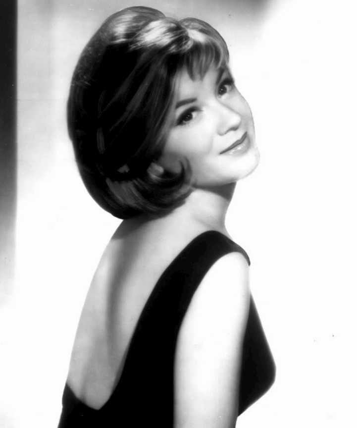 Vikki Carr: The Iconic Voice That Bridged Cultures