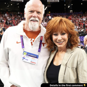 Fans praise ‘gorgeous couple’ Reba McEntire and Rex Linn – see their stunning photos