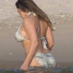 According to science, this 45-year-old celeb has the perfect body! But just wait until she turns… And can you guess who she is? See more photos According to science, this 45-year-old celeb has the perfect body! But just wait until she turns… And can you guess who she is? See more photos