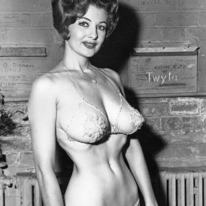 The Star Who Lit Up Hollywood and Left Behind a Legacy of Grace and Grit The Star Who Lit Up Hollywood and Left Behind a Legacy of Grace and Grit