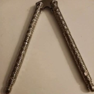 Stumbled across this odd metal contraption while digging through Grandpa’s tool chest. Got any guesses what it really does?