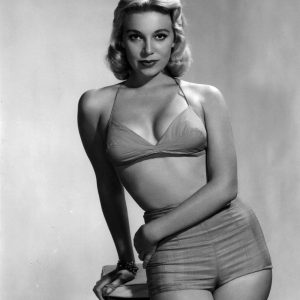 The Pin-Up Who Conquered Hollywood’s B-Movie Scene The Pin-Up Who Conquered Hollywood’s B-Movie Scene