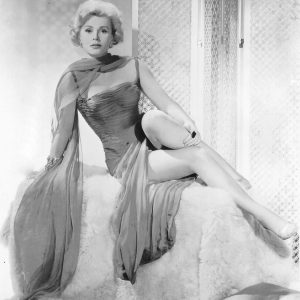 The Golden-Haired Glamour Queen Who Lit Up Hollywood’s Golden Age The Golden-Haired Glamour Queen Who Lit Up Hollywood’s Golden Age