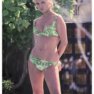 A true Hollywood legend! She is 84 years old now. Are you curious about how she is now?
