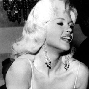 She was America’s ultimate symbol of allure in the 50s and 60s, with flowing blonde waves, a stunning hourglass figure, and curves that stopped everyone in their tracks She was America’s ultimate symbol of allure in the 50s and 60s, with flowing blonde waves, a stunning hourglass figure, and curves that stopped everyone in their tracks