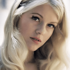 The Country Sweetheart Who Stole America’s Heart and Still Shines Today